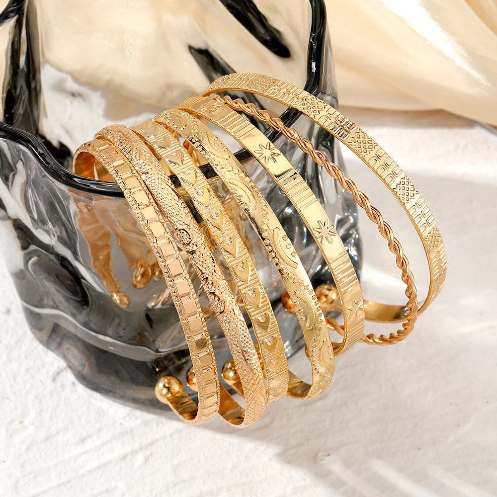 Lot de 7 Bracelets Dorés Style Punk Motif Cœur - Femme Tendance