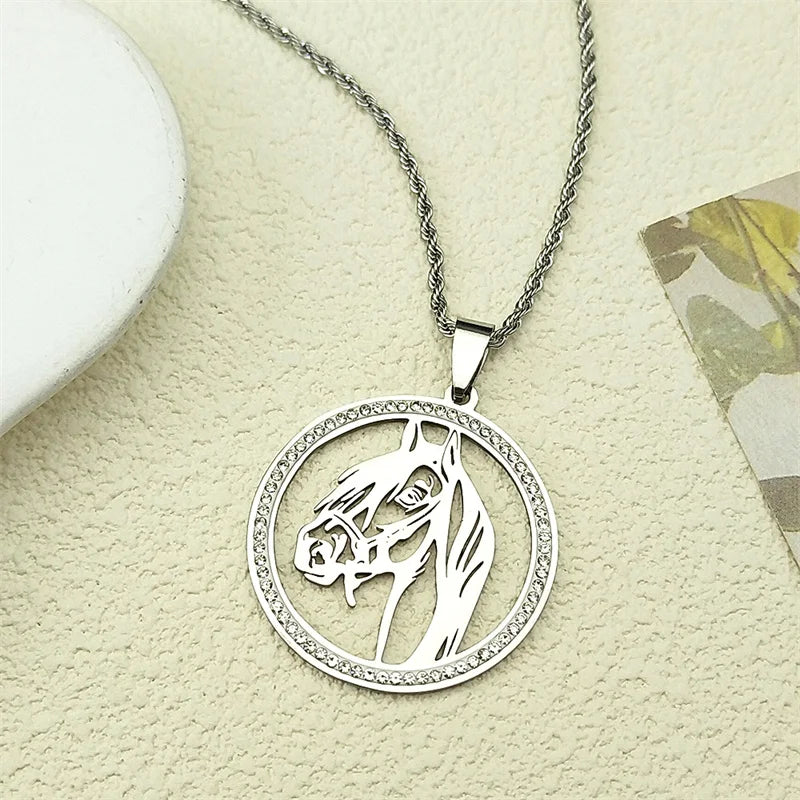 Collier en Acier Inoxydable Femme - Chaîne Fine Dorée Tendance