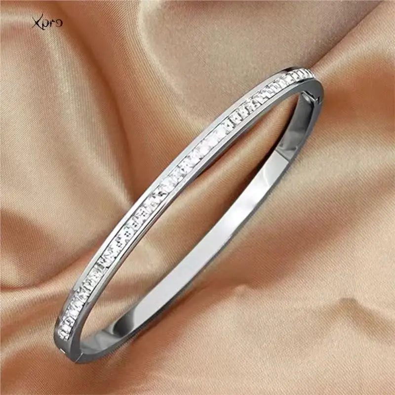 Bracelet Acier Inoxydable Femme - Design Fin & Élégant